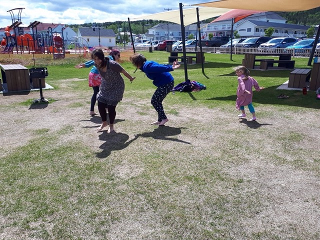 Mouettes - Yoga familial à Percé à la Saint-Jean